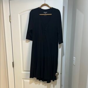 Torrid Size 2 (fits 18-20) Super Soft Black V-Neck Dolman Sleeve Dress